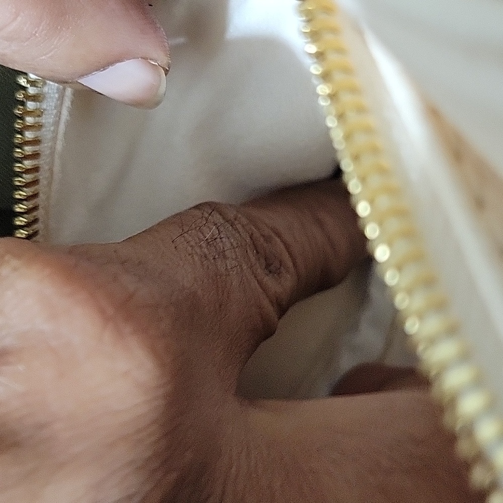 Fashion  Crossbody Bag in Cream and Orange - Picture 5 of 10